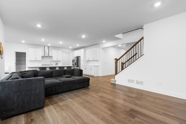 Photo - 1014 Dr John Burkey Dr