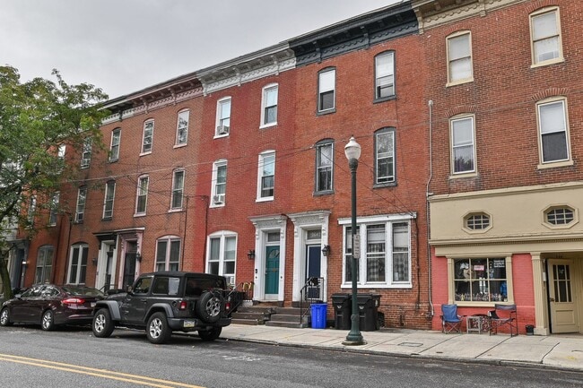 Building Photo - 1642 N 3rd St Unit 3 Rental
