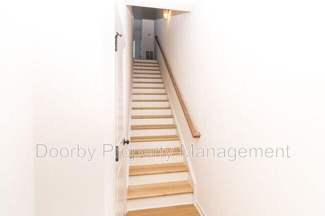 Photo - 642 Belletrace Cir