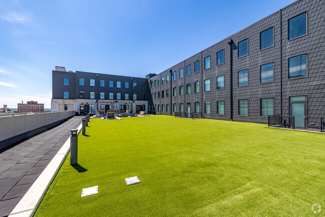 Rooftop Courtyard - The Parkhaus - Leasing By Bedroom