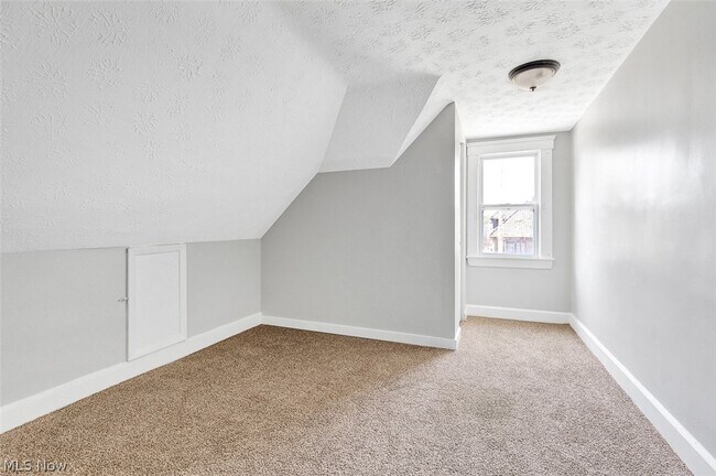 Photo - 9807 Parkgate Ave