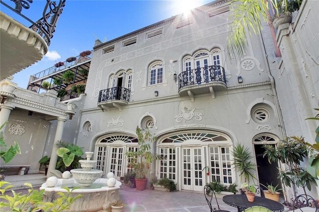 523 Dumaine St Unit 1B