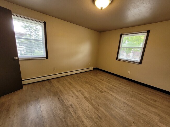 Photo - 545 Spinnaker Ln