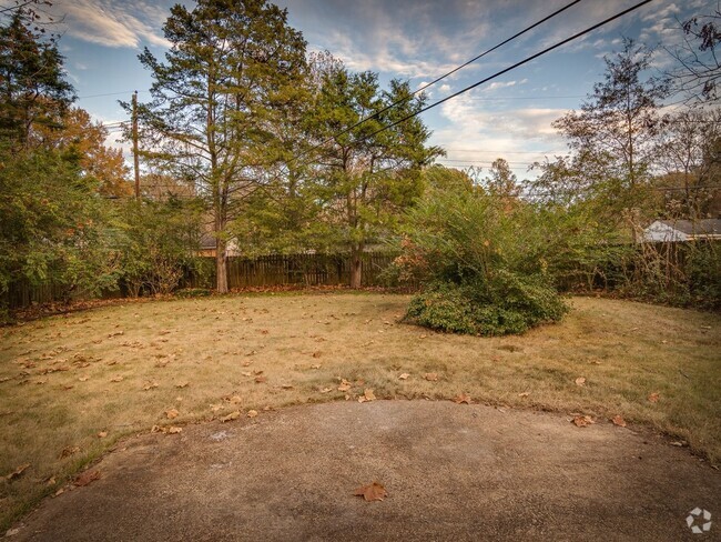 Building Photo - Updated 3BR home in GREAT neighborhood!