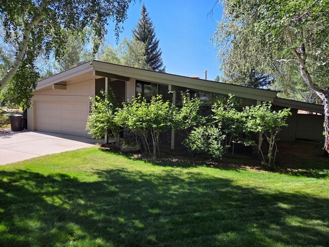 Photo - Coming Soon! Furnished Country club home