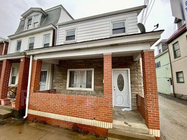 Building Photo - 210 18th St Rental