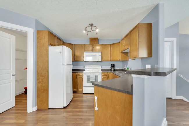 Photo - 9230 93 Ave Unit 102