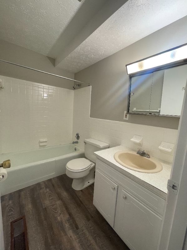 Photo - 446 Sheraton Dr NW