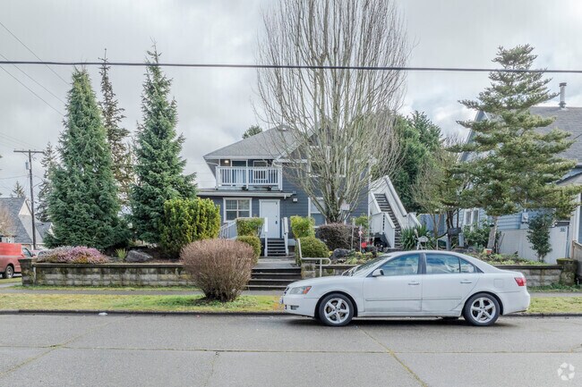 Photo - Broadway Manor