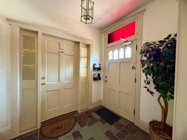 Photo - 216 S Market St Unidad Apt 101