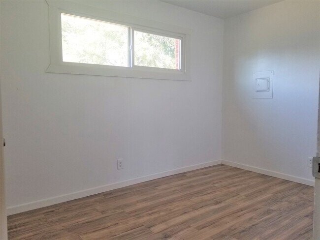 Photo - Unit 112 Rupert Duplex