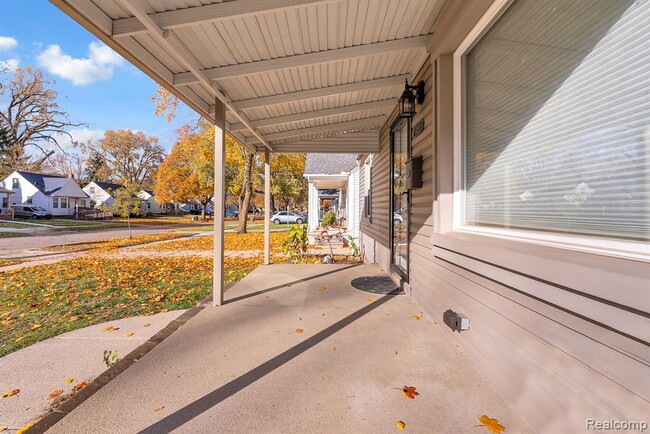 Photo - 3237 Pardee Ave