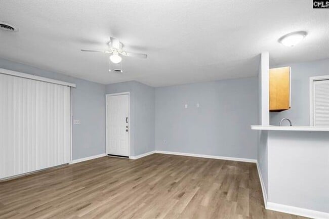 Photo - 1211 Metze Rd