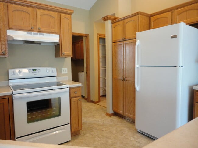 Photo - 338 Ponderosa Dr