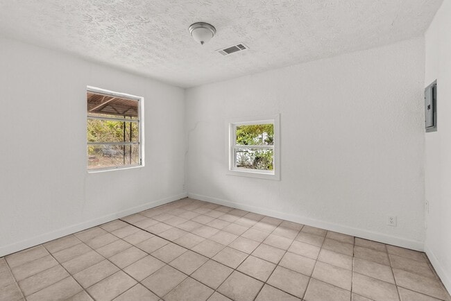 Photo - 253 John Morris Ave