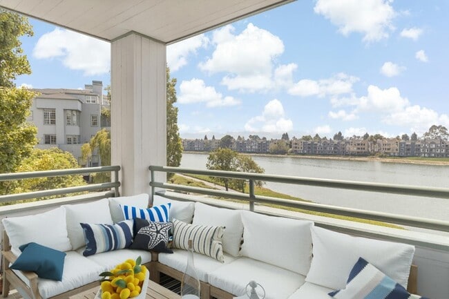 Building Photo - 720 Promontory Point Ln Unit 2207 Rental