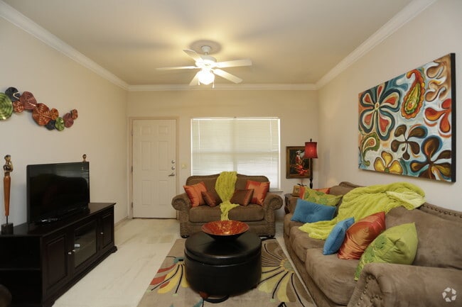 1BR, 1BA - Custom Deluxe III_665 SF - The Greens at Derby I/II