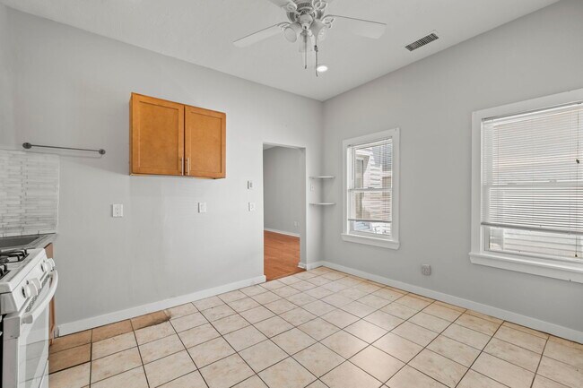 Photo - 23 Eden St Unit U2