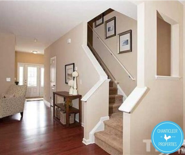 Photo - 156 Polaris Ave
