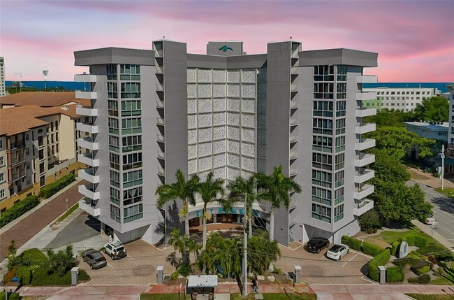 Building Photo - 470 3rd St S Unit 517