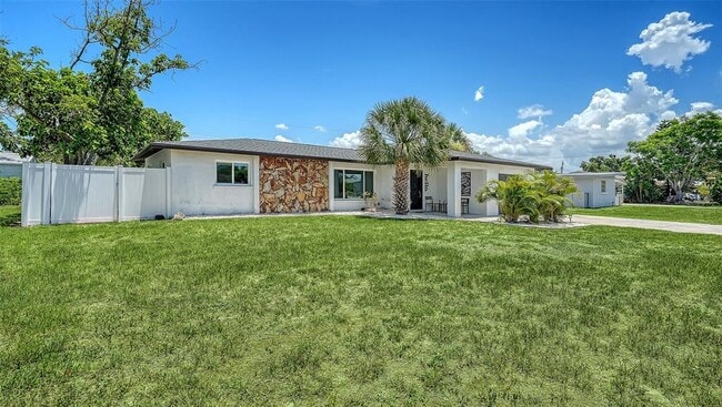 1302 Mango Ave