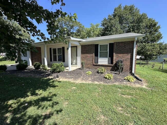 Building Photo - 116 SE Springdale Dr Rental
