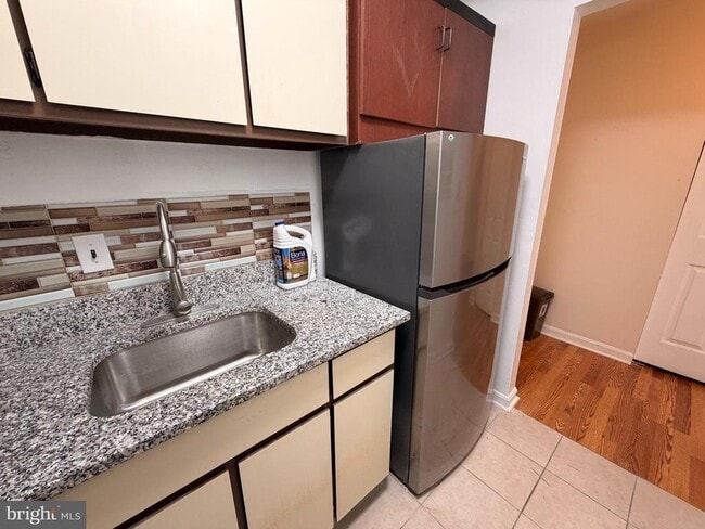 Photo - 21 Canterbury Square Unit 102