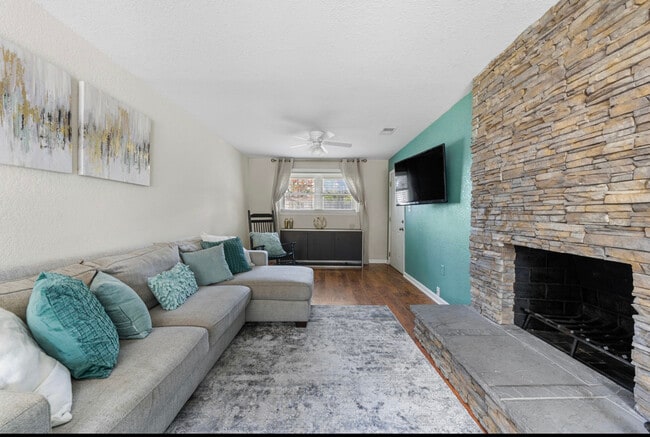 Photo - 212 Paladin Dr