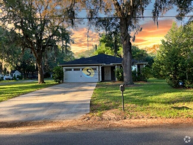Building Photo - 8106 Ocala Ave Rental