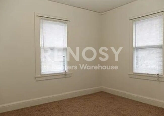 Photo - 2354 Benjamin St NE