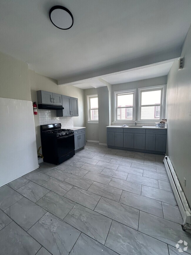 Building Photo - 34 Clinton Pl Unit Apt 2