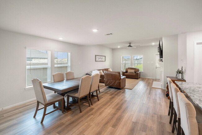 Photo - 2513 Malibu Gln Dr