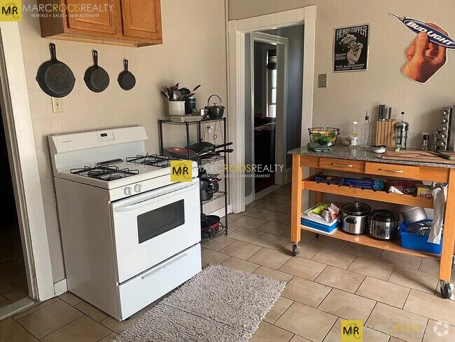 Building Photo - 32 Newcastle Rd Unit - Rental
