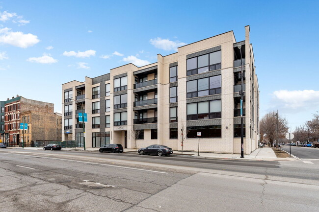 Photo - 1606 S Ashland Ave Condo Unit 208