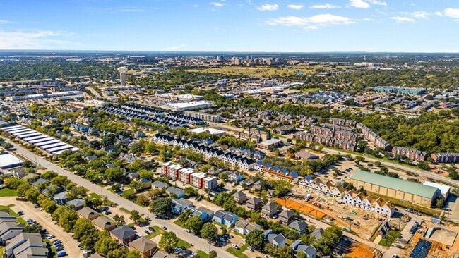 Photo - 307 Sterling St