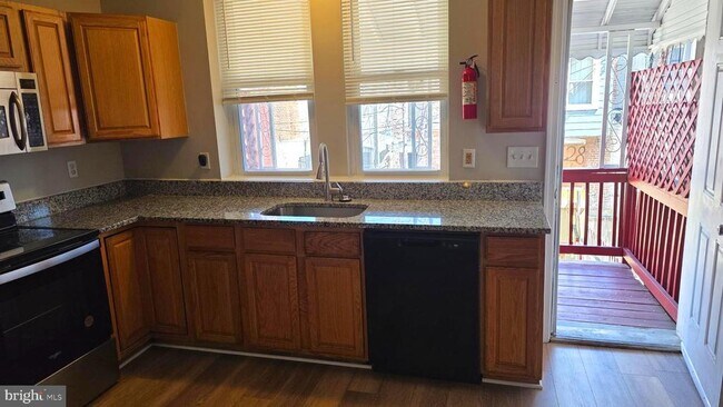 Photo - 539 N Luzerne Ave