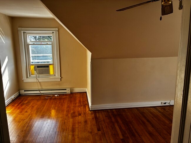 909 Linden St Unit 3