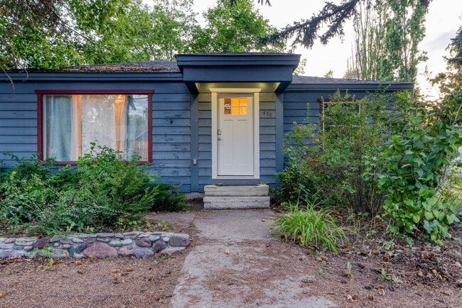 3BD + Den/2BA w/ SHOP, Conveniently Locate... - 3BD + Den/2BA w/ SHOP, Conveniently Locate... House