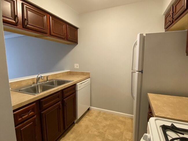 Photo - 623 Robin Ct