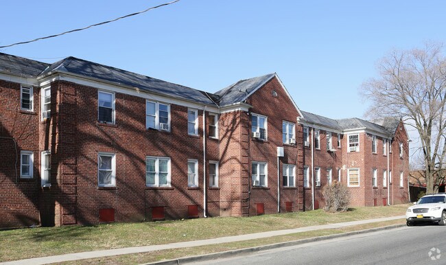 Photo - 15-35 Elk St