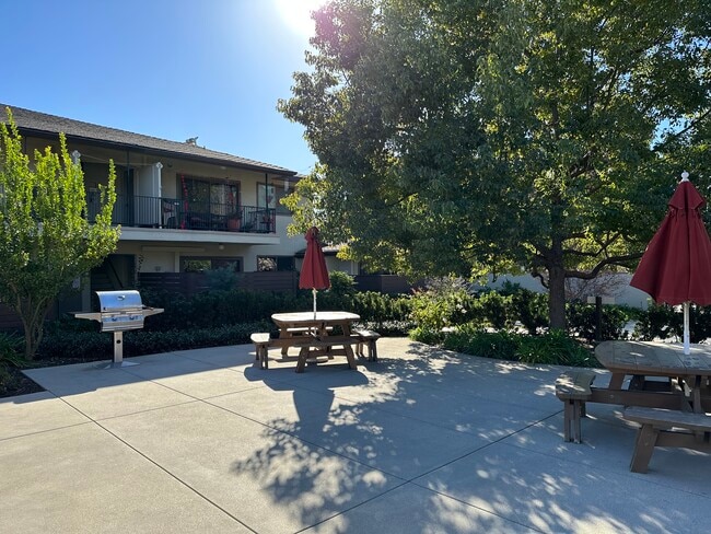 Parkview North - Parkview North Apartments Unit 27