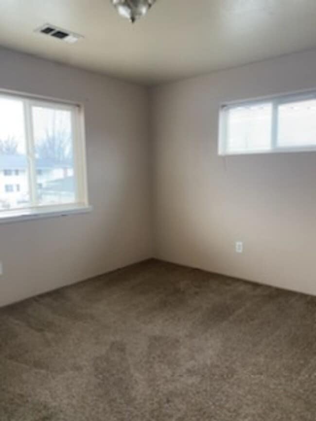 Photo - 2133 Poplar Dr Unit #D