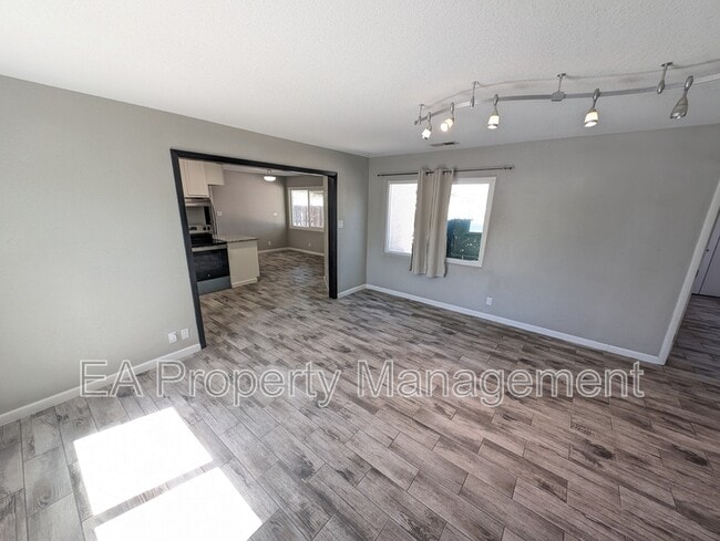 Photo - 2913 Jefferson St NE