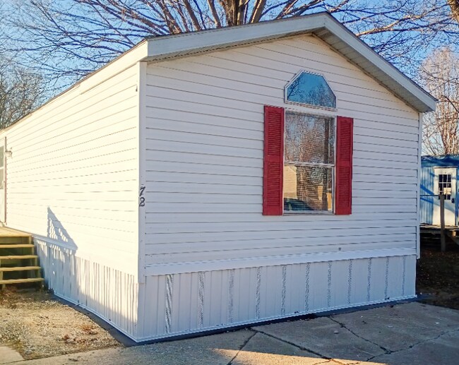 Photo - 72 Deerwood Park