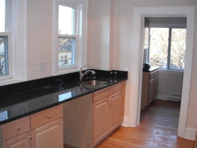 Building Photo - 14 Chandler St Unit 14