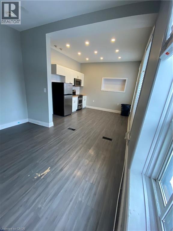 Photo - 70 Victoria Ave S Unité 4