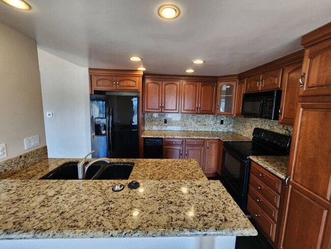 Photo - 7780 Parkway Dr