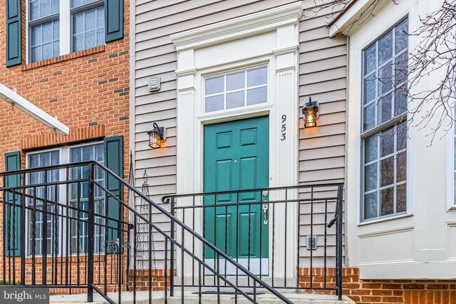 Photo - 953 Harrison Cir