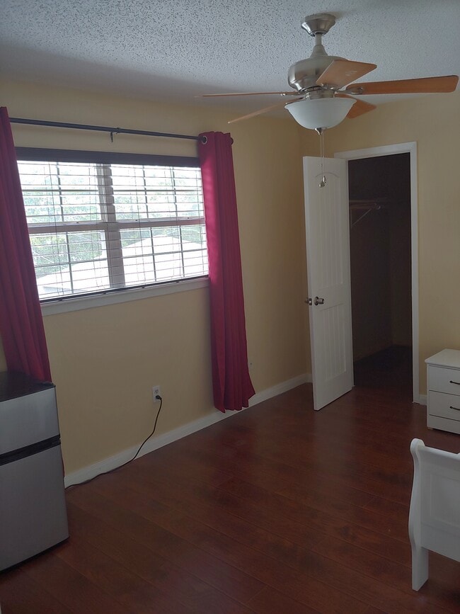 Building Photo - 250 Highland Terrace Dr