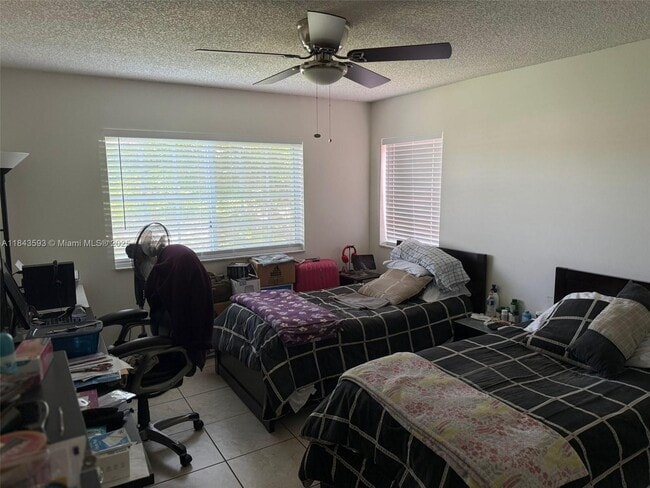 Photo - 2081 Renaissance Blvd